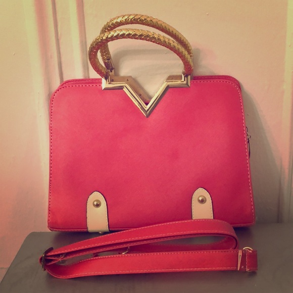 Stylish Hot Pink Purse - Picture 1 of 1